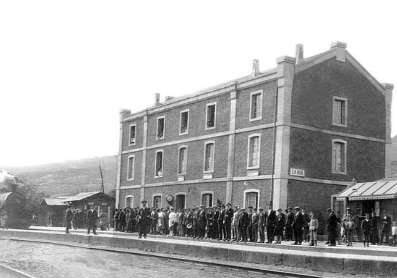 Estación da Rúa arredor de 1920. Autor descoñecido. Difundida por Antonio López Vilariño.